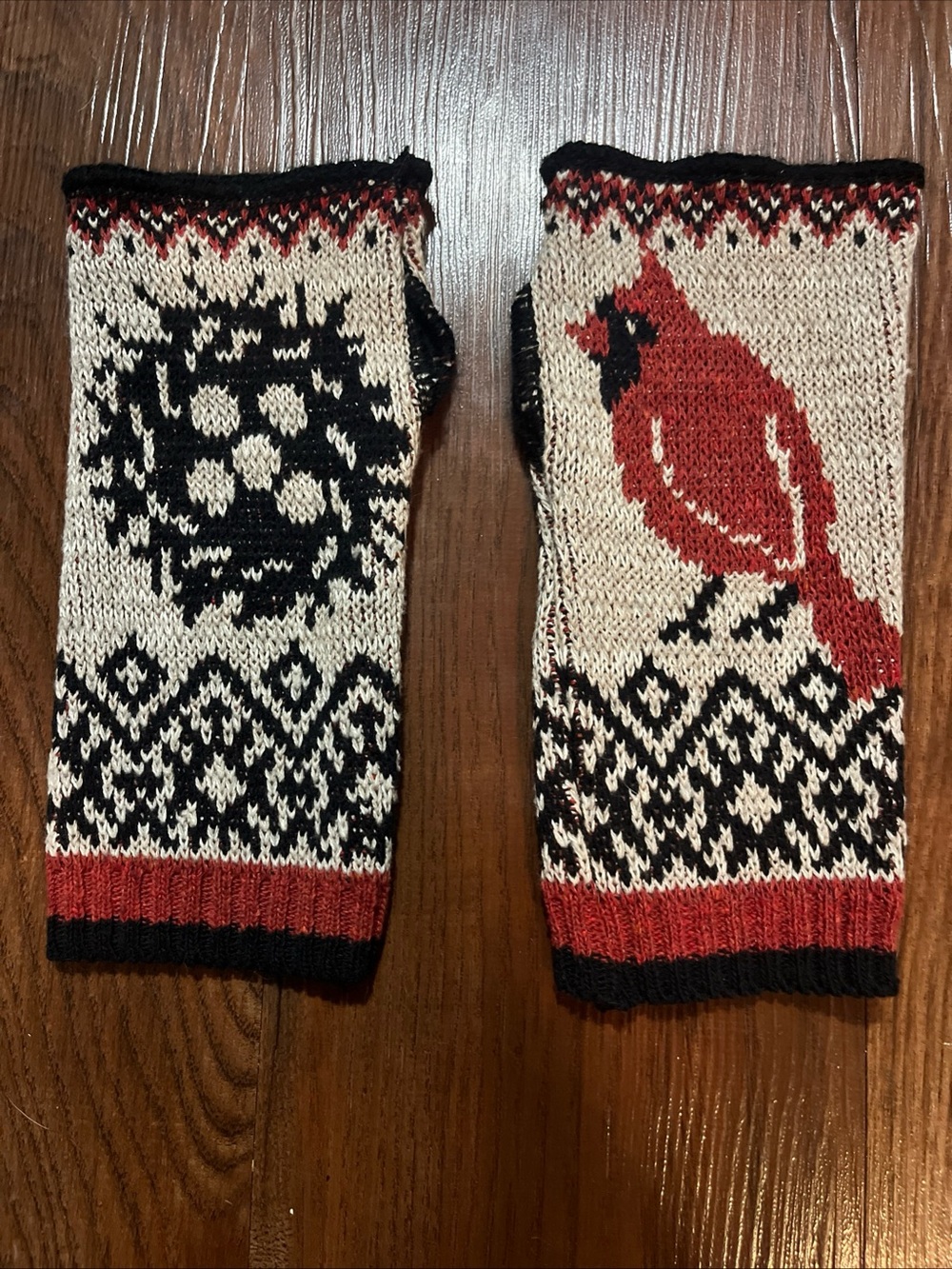 Cardinal Knit Bird Pattern Women’s Fingerless Gloves - Red and Cream